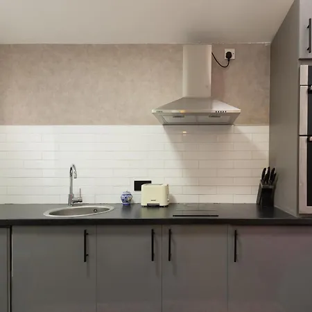 The - Self Catering With Private Kitchen - For Location Appartamento