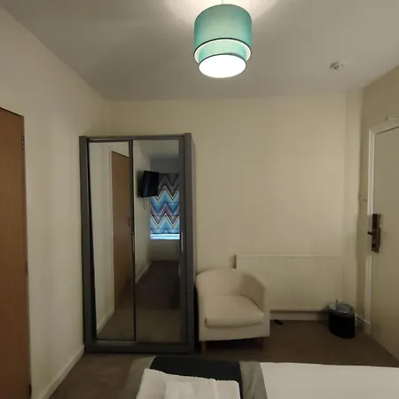 The - Self Catering With Private Kitchen - For Location Appartamento *