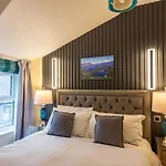 شقة The - Self Catering With Private Kitchen - For Location آمبيلسايد