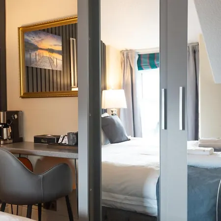 The - Self Catering With Private Kitchen - For Location Apartment *