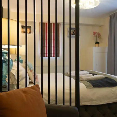 The - Self Catering With Private Kitchen - For Location * 앰블사이드