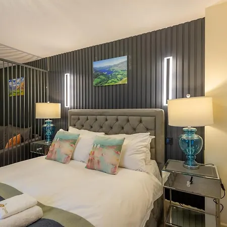 아파트 The - Self Catering With Private Kitchen - For Location *