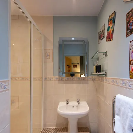 The - Self Catering With Private Kitchen - For Location * 앰블사이드