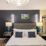The - Self Catering With Private Kitchen - For Location Apartment *